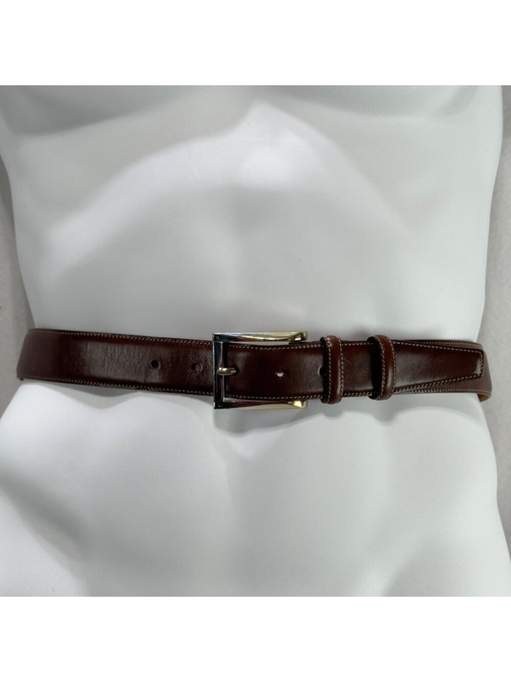 TRAFALGAR Easton Mens Brown Hand Polished Cortina Leather Belt  Silver Buckle 42